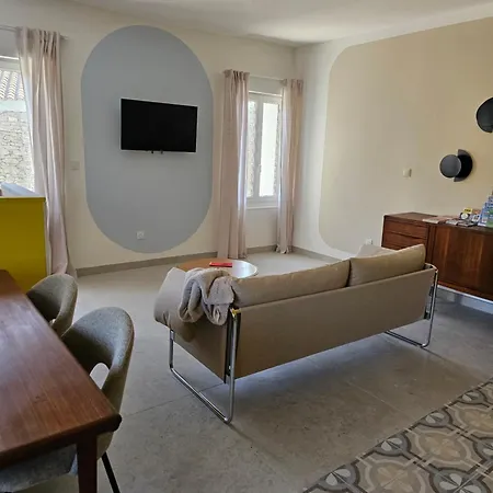 Apartman Pigments Et Epoques *